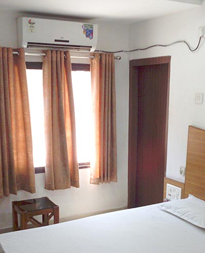 Hotel Neelam Lodge